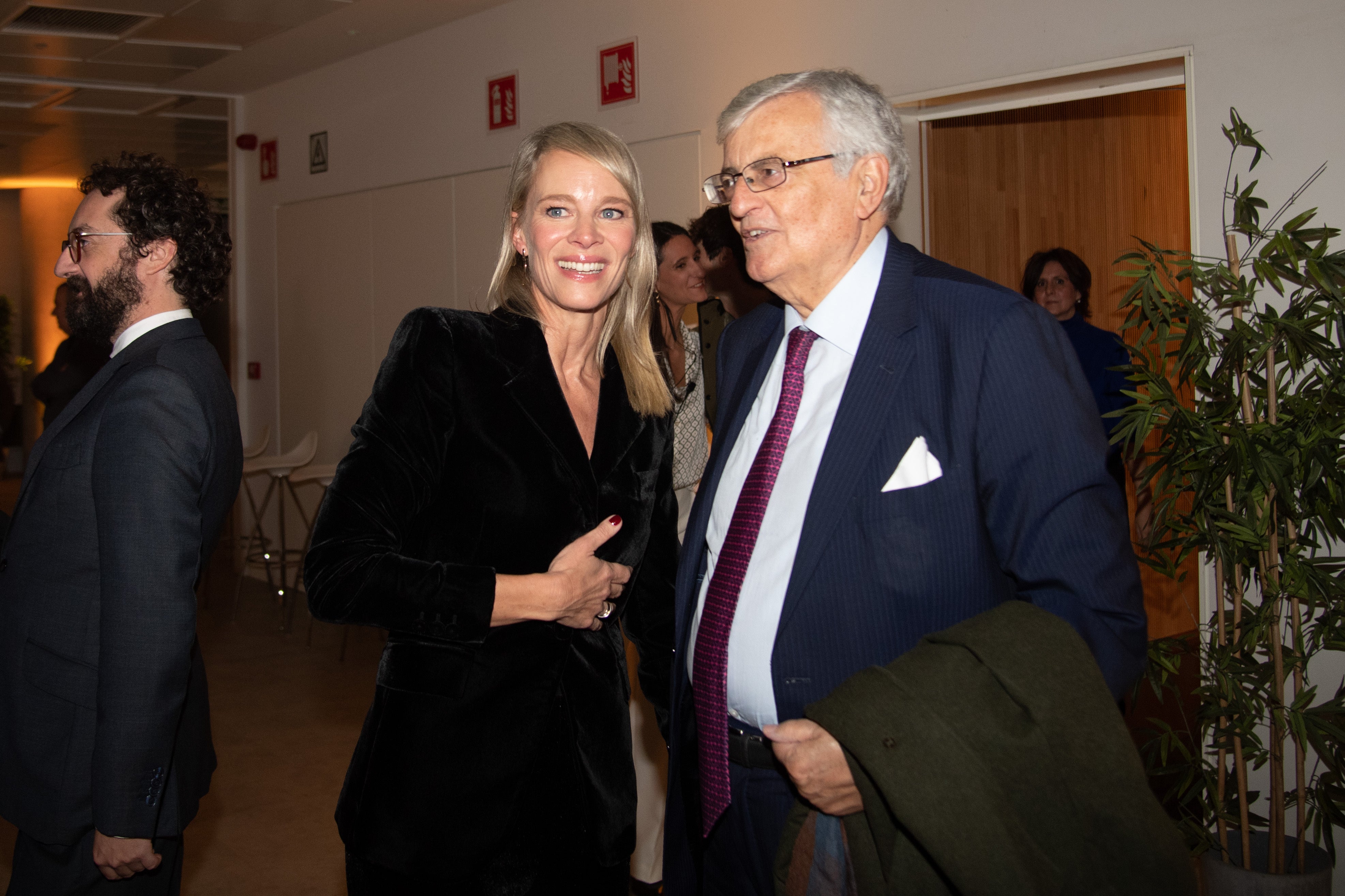 Romina Caponnetto y Eduardo Torres-Dulce en la entrega del Premio de Periodismo David Gistau