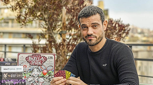 Enric Aguilar, que gracias al juego La Fallera Calavera creó Zombi Paella