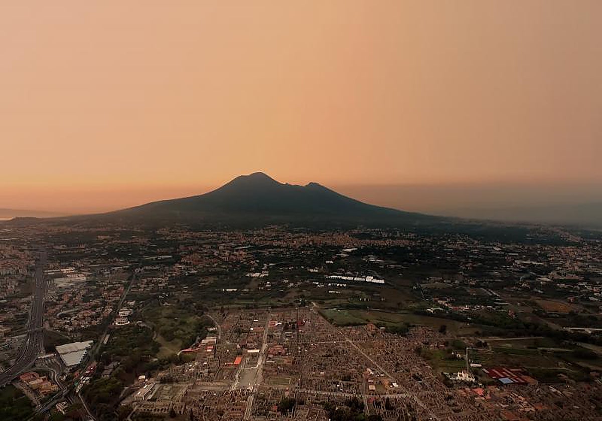 Panorámica de Pompeya y el Vesubio
