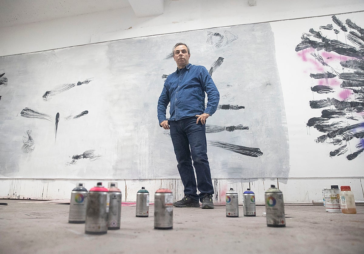 Sánchez Castillo en su estudio en Madrid