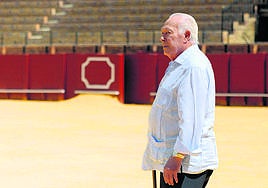 Curro Romero, galardonado con el XV premio Taurino ABC: «Estoy muy feliz porque es el gran periódico de los toros en España»
