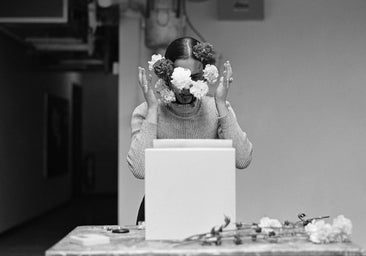 'En búsqueda del origen', de Ana Mendieta en el MUSAC: Enterrar y desenterrar las raíces