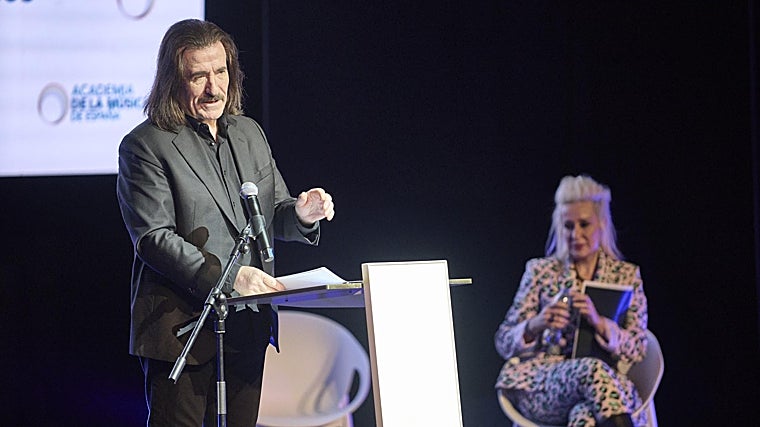 Luis Cobos durante su intervención