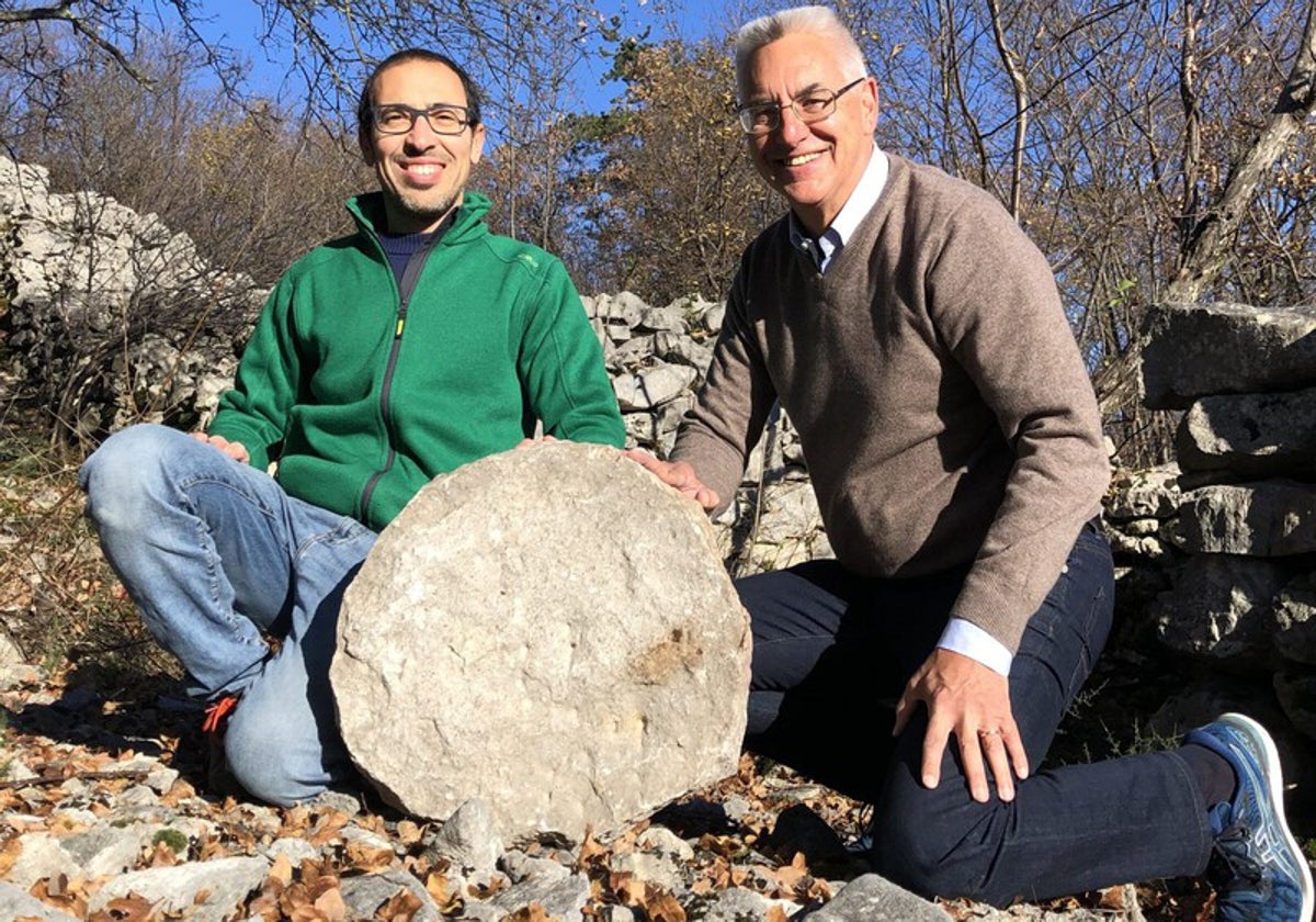 Los investigadores responsables del hallazgo, Paolo Molaro a la izquierda y Federico Bernardini, a la derecha