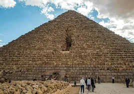 Un comité presidido por Zahi Zawass revisará el proyecto para revestir la pirámide de Micerinos en Giza