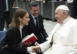 Paula Ortiz lleva al Papa su cinta sobre Teresa de Jesús y propone al cine reflejar la dimensión espiritual