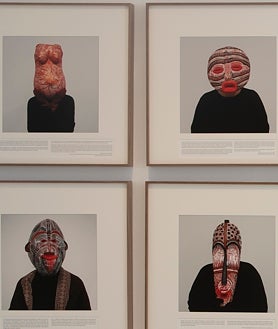 Imagen secundaria 2 - en las imágenes, distintas propuestas del conjunto titulado 'La tribu'