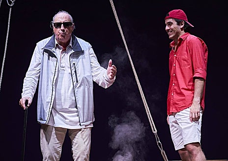 Imagen secundaria 1 - Tres escena de 'El Rey que fue'