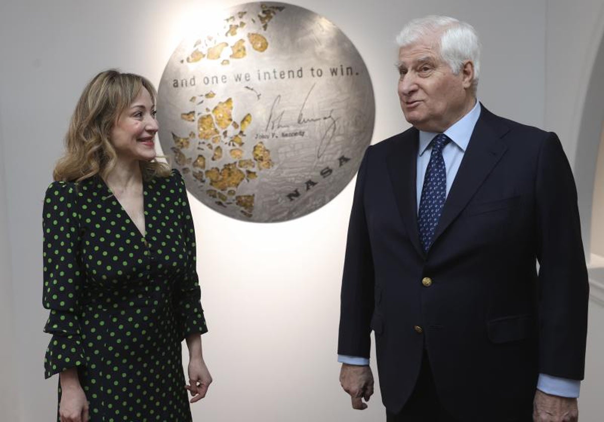 Denise de la Rue y el duque de Alba, en la nueva sala de exposiciones de arte contemporáneo en el Palacio de Liria