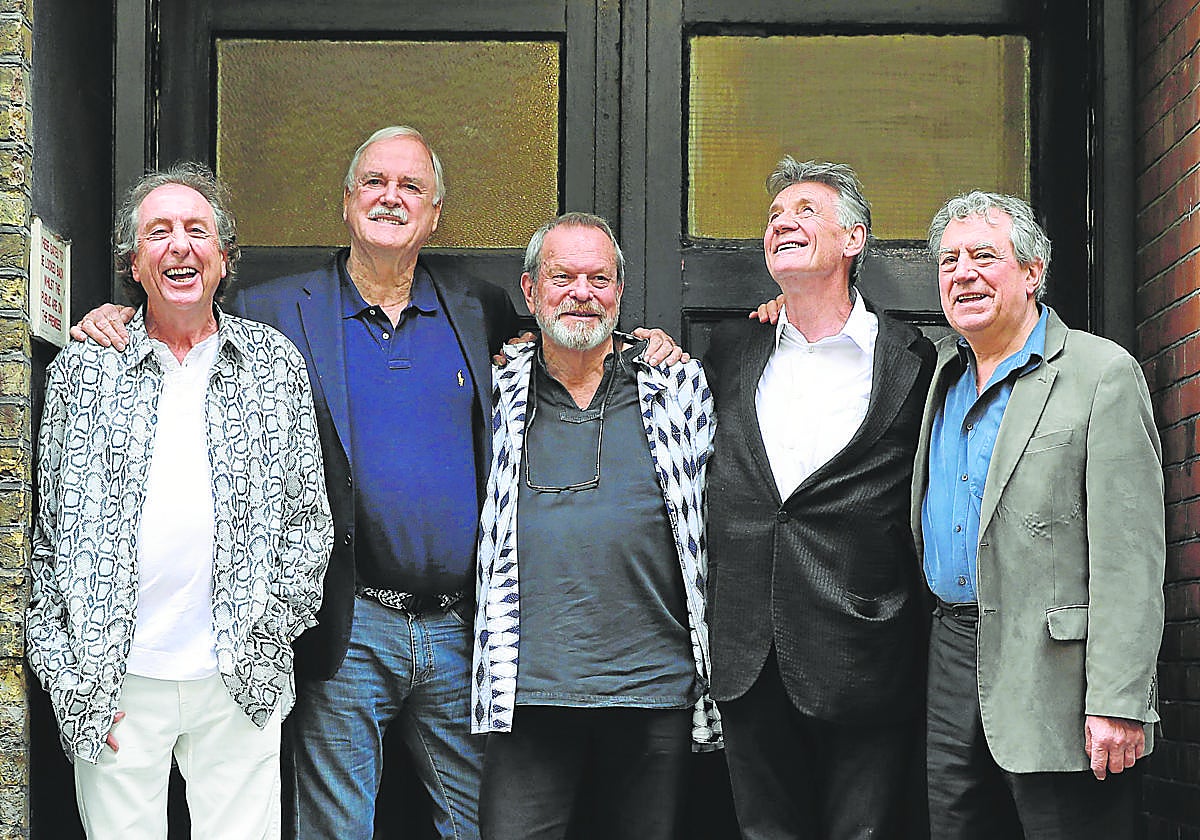 Eric Idle, John Cleese, Terry Gilliam, Michael Palin y Terry Jones en una reunión hace diez años