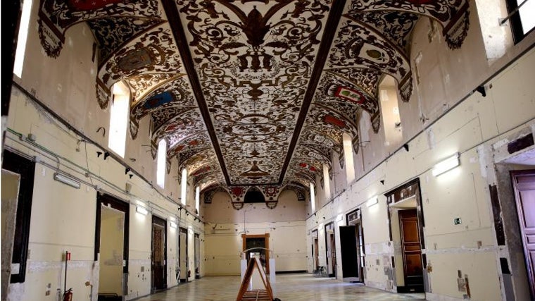 Interior del Salón de Reinos antes de las obras