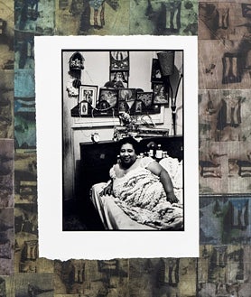 Imagen secundaria 2 - Sobre estas líneas, obra de Elvira Amor, de la galería Moisés Pérez de Albéniz en la sección general. A la derecha, 'Mami y su altar', de Juan Sánchez en el sector de Caribe. Arriba, detalle de la feria en su edición de 2023