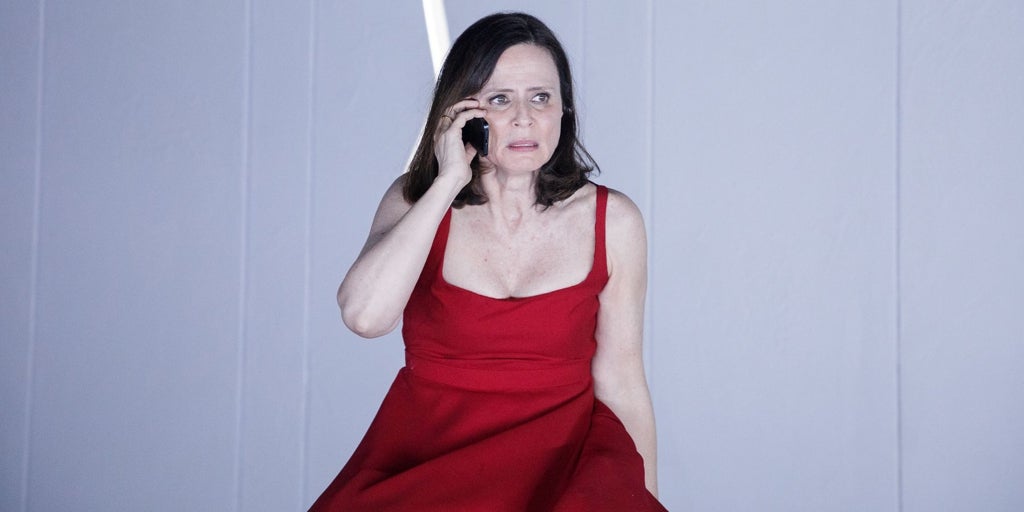 'Anne', aşkın ve anneliğin çatlakları