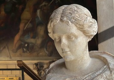 El misterio de la escultura romana enterrada en la mansión del tesorero de Isabel I de Inglaterra