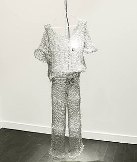 Imagen secundaria 2 - En las imágenes, detalles del montaje de 'ensanchar la puerta'