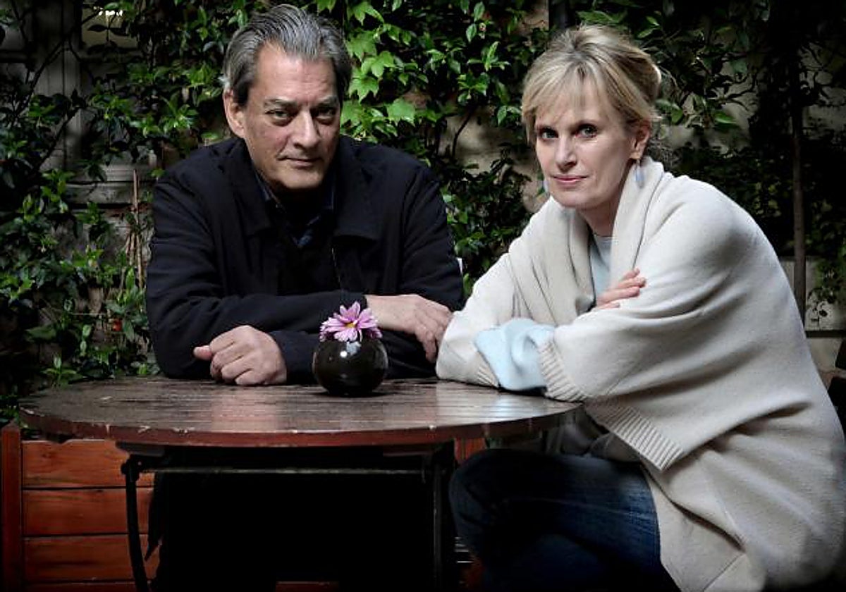 Los escritores norteamericanos, Paul Auster y Siri Hustved en 2012