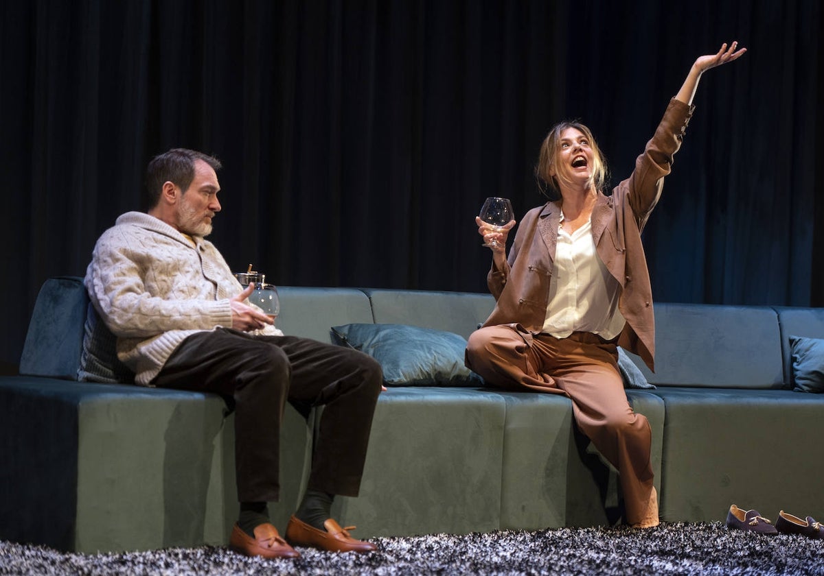 Ben Temple y Manuela Velasco, en 'Un delicado equilibrio'