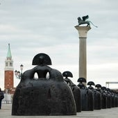 Las 'Meninas' de Manolo Valdés crean polémica en Venecia