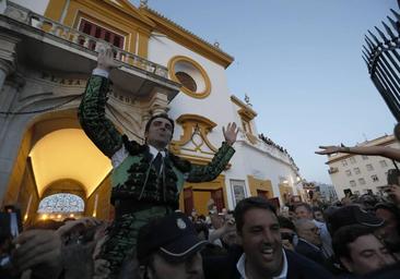 Toros en Sevilla: rotunda Puerta del Príncipe de Miguel Ángel Perera a los 20 años de su alternativa