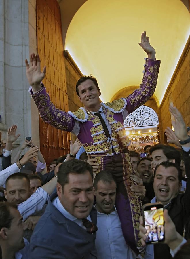 Daniel Luque fue el triunfador de la tarde al salir por la Puerta del Príncipe