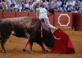 Toros en Sevilla, en directo: tercer toro de la tarde para Ginés Marín