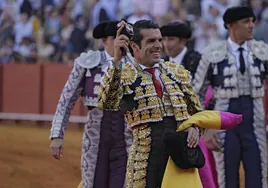 Las imágenes de la corrida de Cayetano, Emilio de Justo y Marín en Sevilla 2024