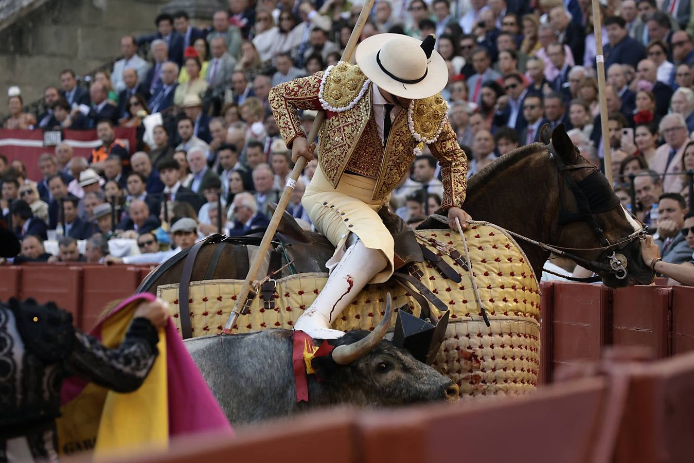 Un momento de la corrida de El Cid, Daniel Luque y Emilio de Justo