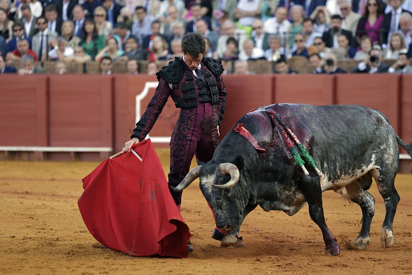 Daniel Luque, en su actuación en el coso sevillano este jueves de farolillos
