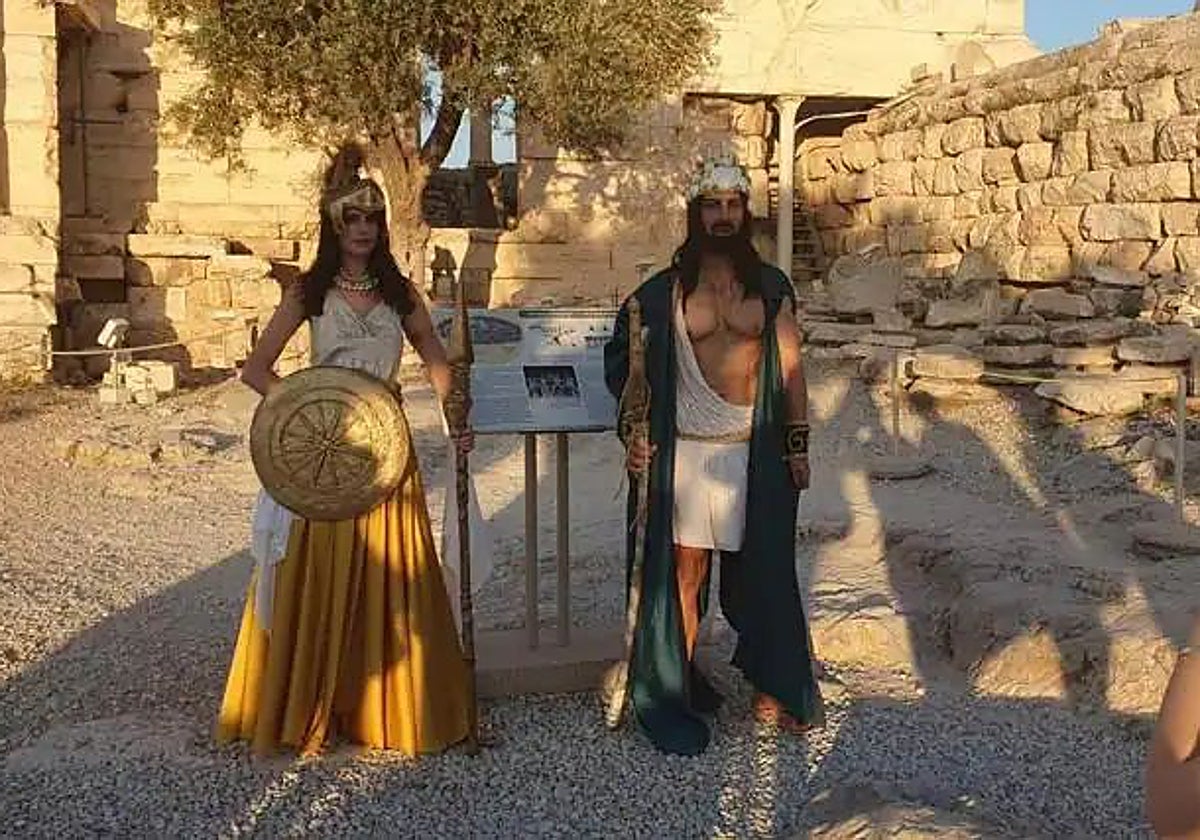 Visitantes disfrazados