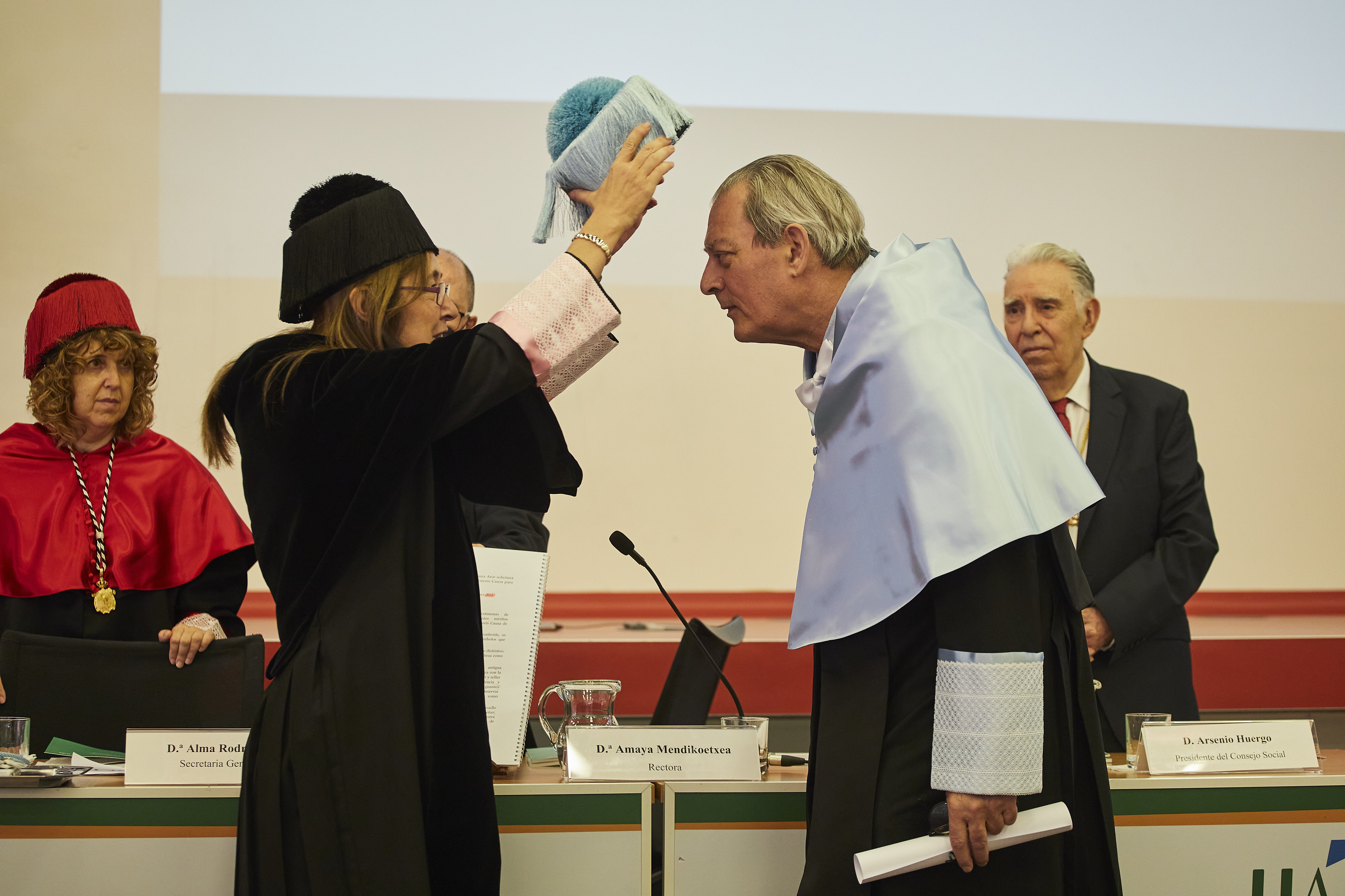 Paul Auster recibe el doctorado 'honoris causa' por la Universidad Autónoma de Madrid en 2022