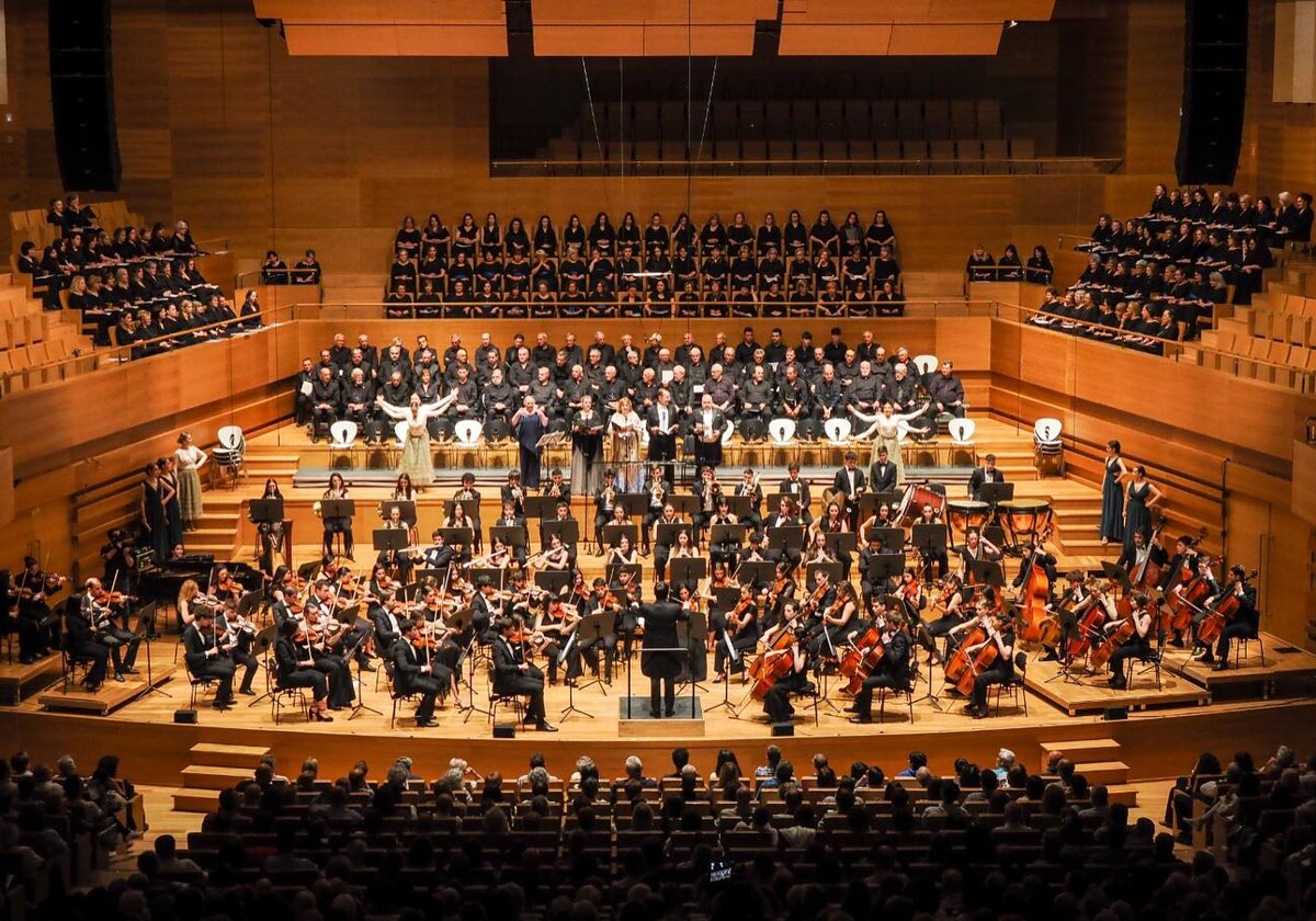 La Joven Orquesta de Valladolid bajo la batuta de Monsalve interpretando la Novena de Beethoven