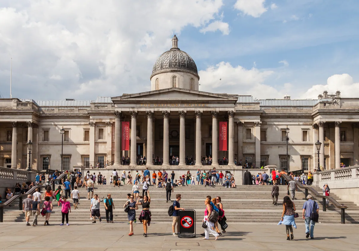 La National Gallery, en Trafalgar Square, en pleno corazón de Londres