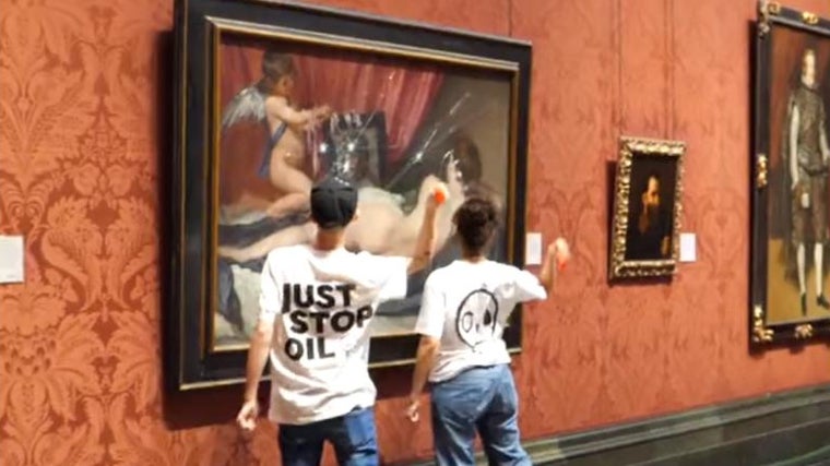 En noviembre de 2023, dos activistas de Just Stop Oil la emprendían a martillazos con 'La Venus del espejo' de Velázquez en la National Gallery