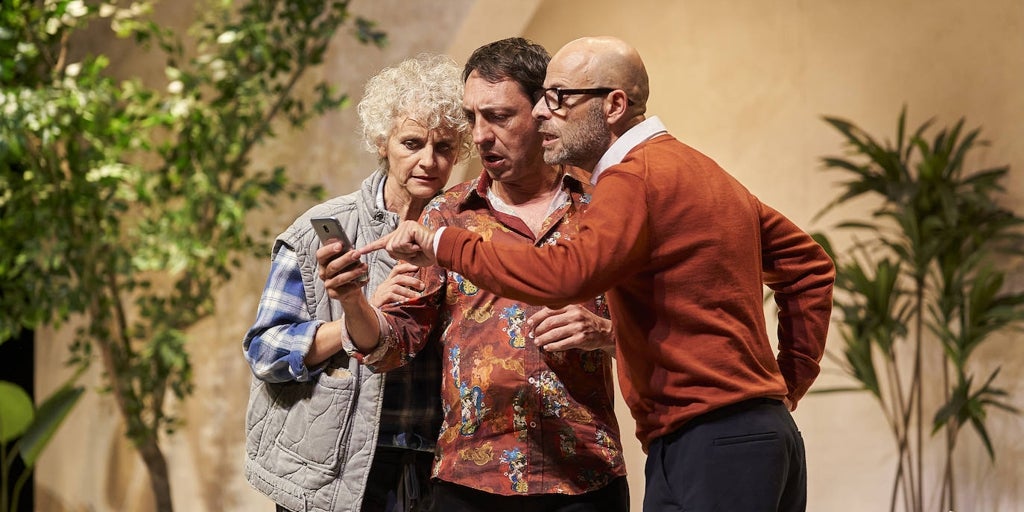 'Conspiranoia': Dünya (ve dostluk) bir pizzadır