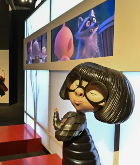 Imagen secundaria 2 - lLa exposición cuenta con diversos interactivos en los que los más pequeños, y mayores, pueden conocer cómo es el proceso de cada paso que hacen los trabajadores de Pixar