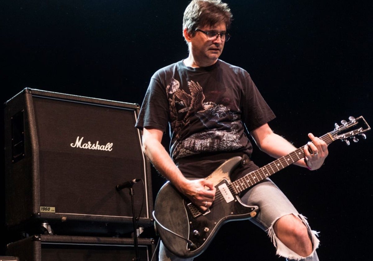 Steve Albini, durante una actuación con Shellac