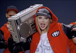 Taylor Swift en el videoclip de 'Shake it off'