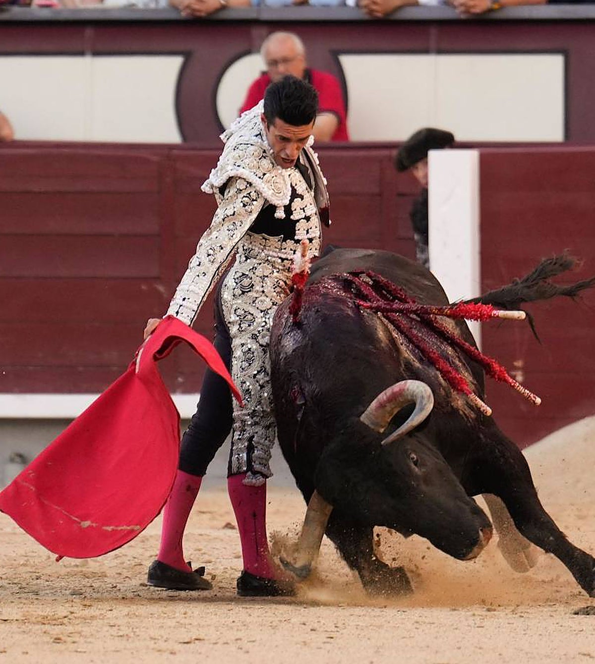 La bravura de Tejonero en la muleta de Talavante