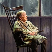 'La reina de la belleza de Leenane', la historia de dos personajes atormentados y marcados por una dependencia tóxica