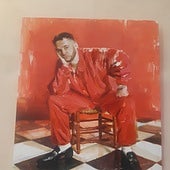 Rosalía, C. Tangana, Quevedo... una exposición exhibe ropa, fotos y objetos de las estrellas de la música urbana