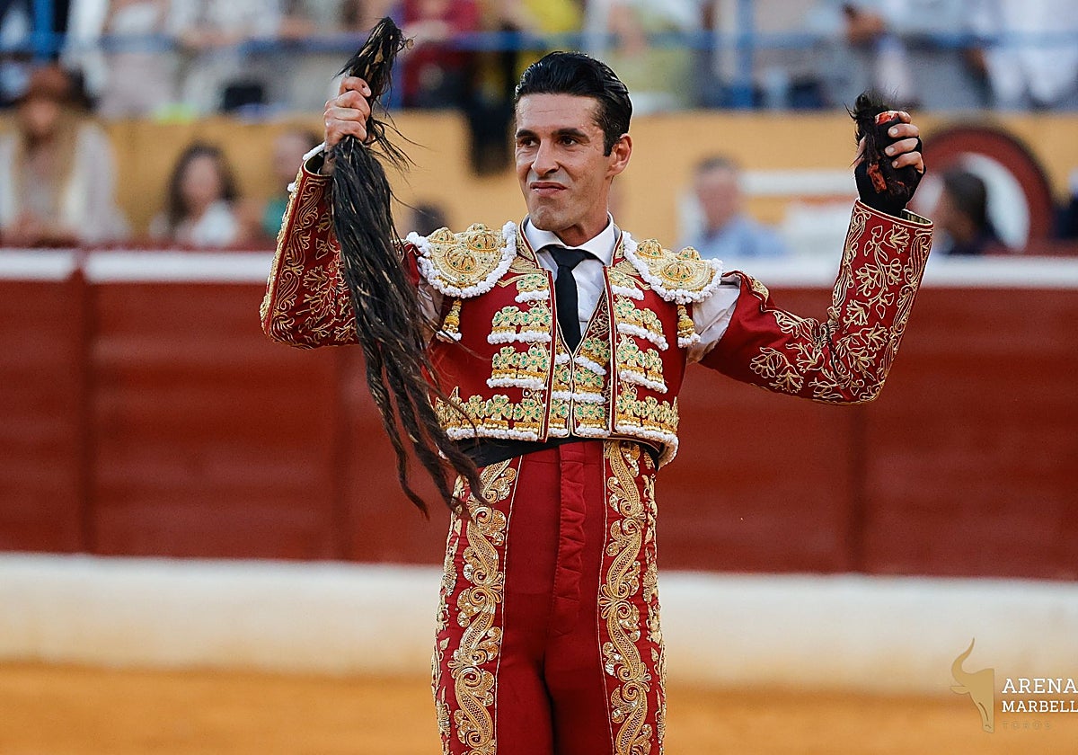 Alejandro Talavante cortó las dos orejas y el rabo del quinto