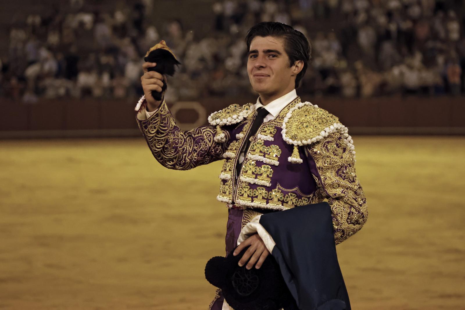 Imágenes de la novillada en la Maestranza de Sevilla de Nek Romero, Tomás Bastos y Martín Morilla