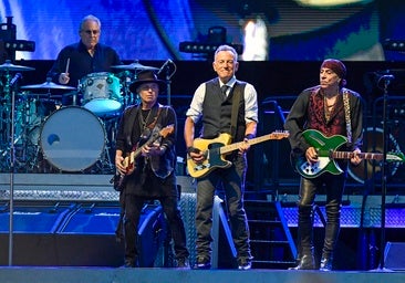 Bruce Springsteen inflama Barcelona con una nueva exhibición de épica rock y supervivencia sobrenatural