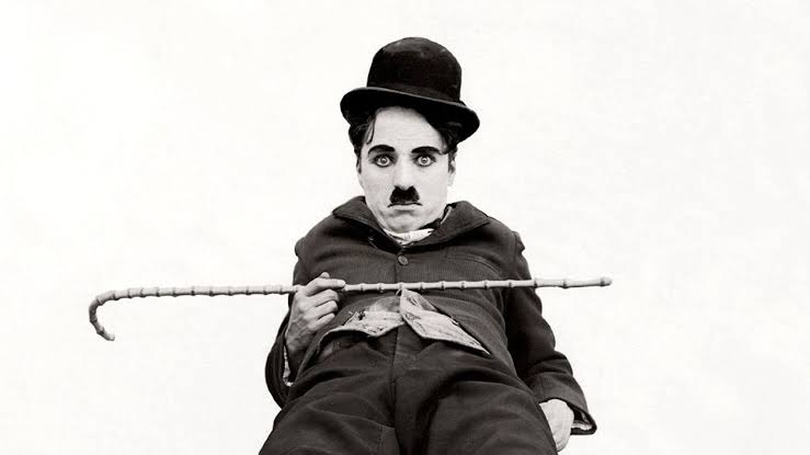 Este volumen pone en su título y en su centro al cine. En la imagen, Charles Chaplin