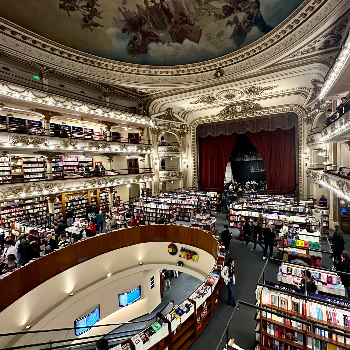 La espectacular y popular librería El Ateneo Grand Splendid
