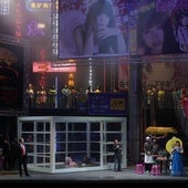 La tragedia de 'Butterfly' en el Real se sobrepone a los abucheos