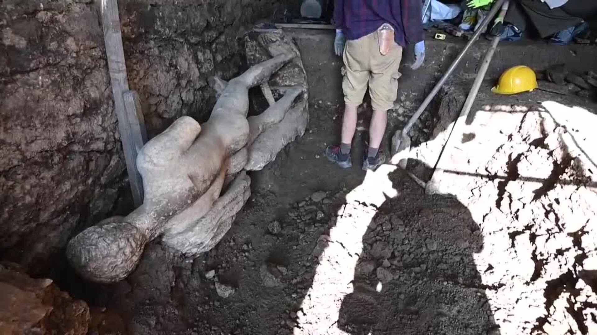 Arqueólogos descubren en el yacimiento de Herculea Sintica una estatua ...