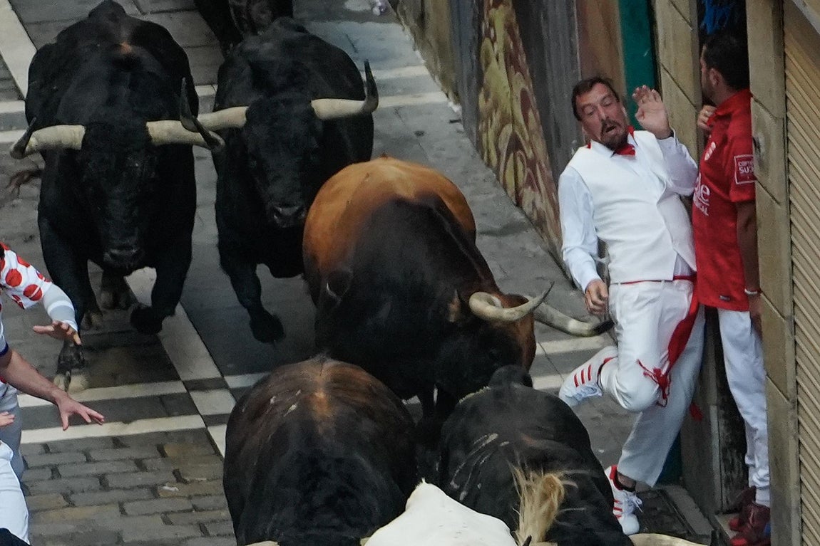 Los toros de Fuente Ymbro a su paso por Estafeta