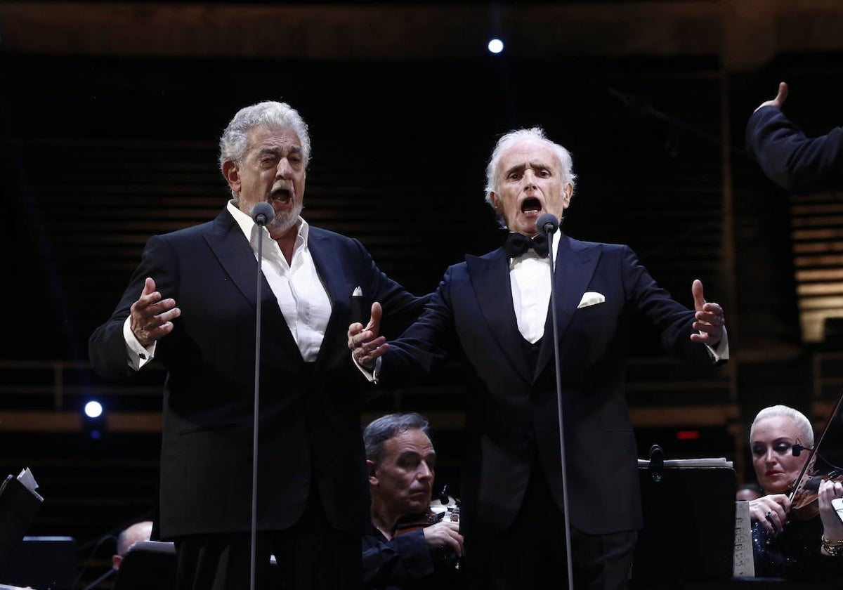 Domingo y Carreras, durante su concierto