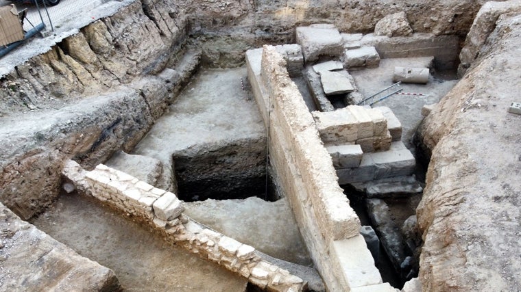 Vista de las excavaciones desde el noroeste